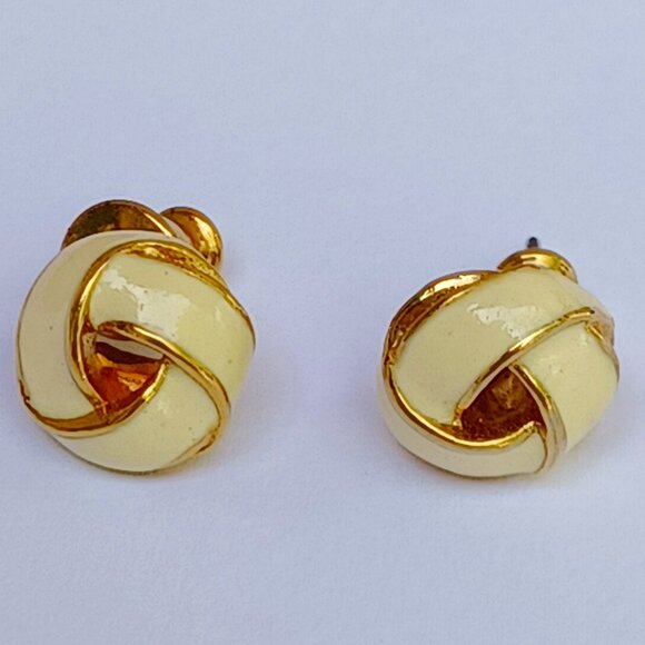 Vintage Monet Love Knot Cream Enamel Stud Pierced Earrings - Picture 1 of 6